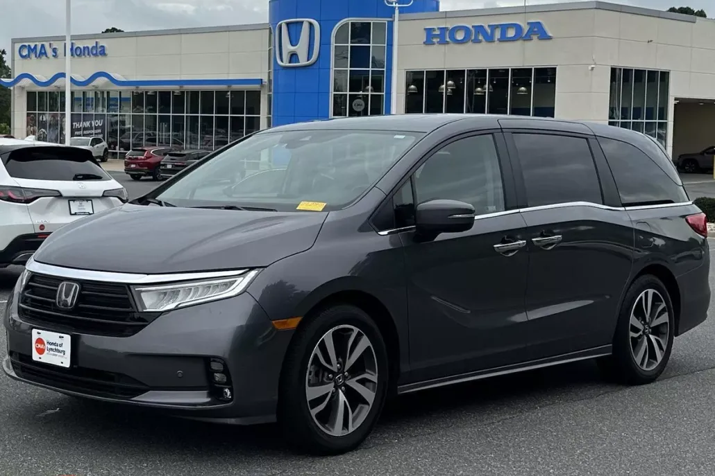 2022 Honda Odyssey Touring photo 1