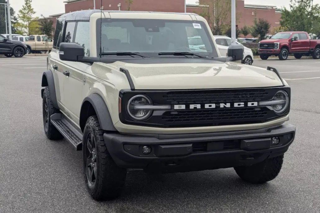 2025 Ford Bronco Outer Banks photo 1