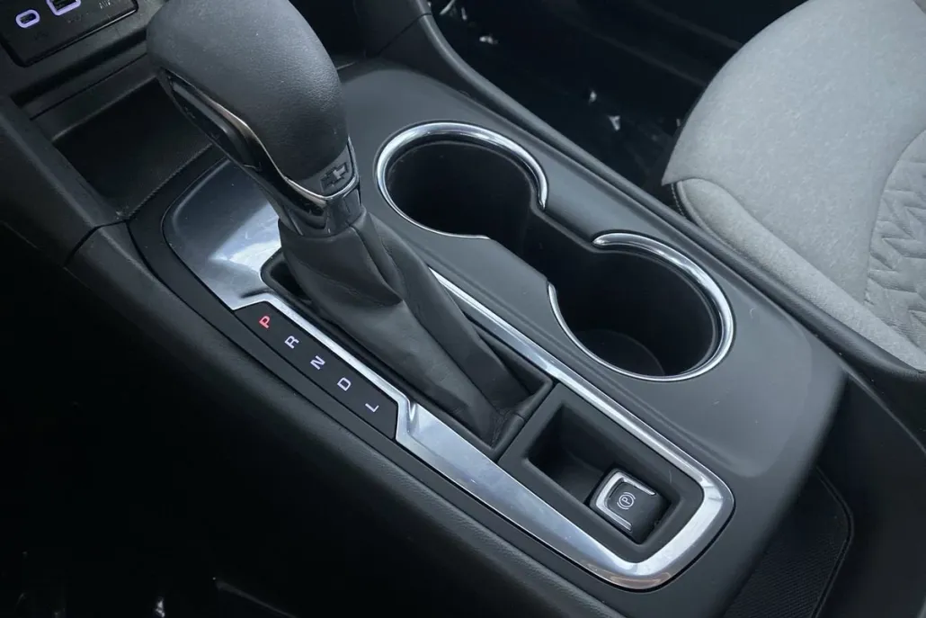 2022 Chevrolet Equinox LS photo 1