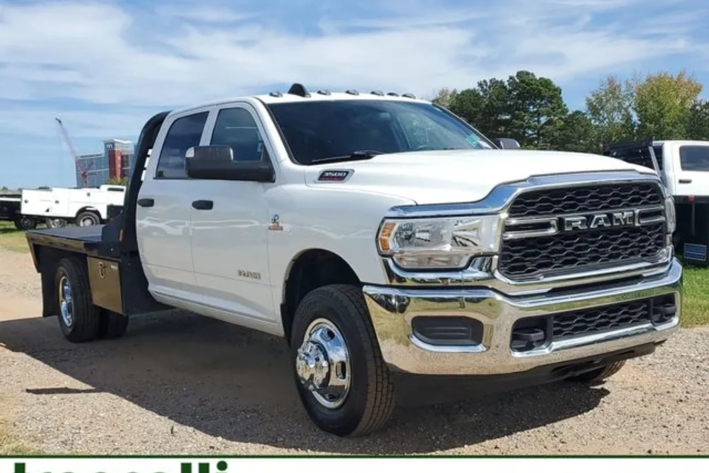 2022 Ram 3500 Tradesman photo 1