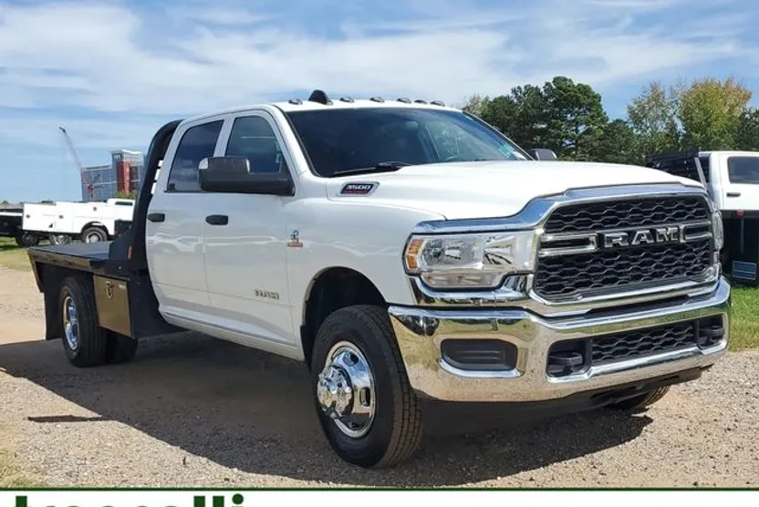 2022 Ram 3500 Tradesman photo 1