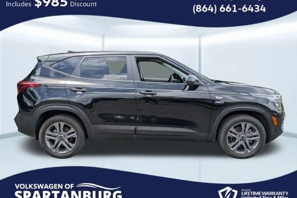 2023 Kia Seltos LX photo 1