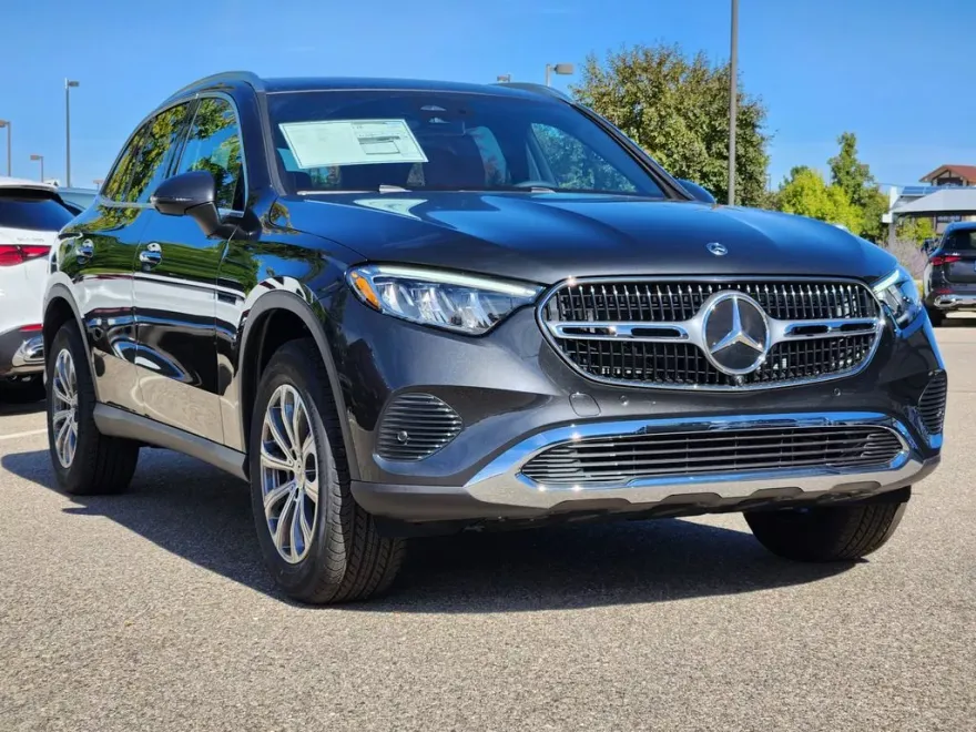 2026 Mercedes Benz GLC 300 4MATIC photo 1