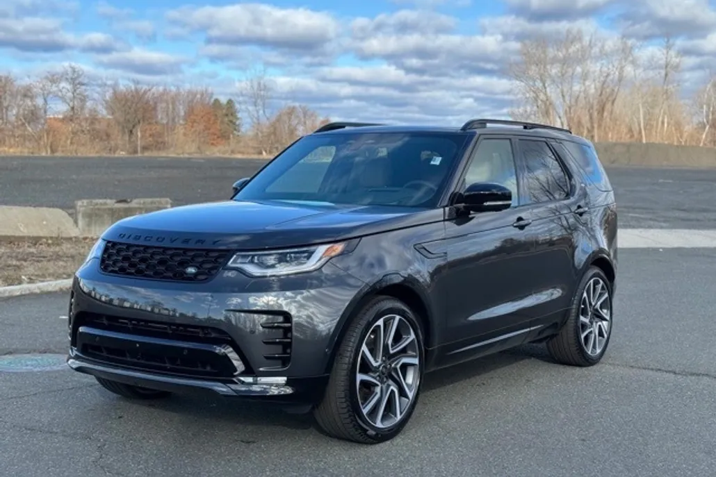 2025 Land Rover Discovery SE photo 1