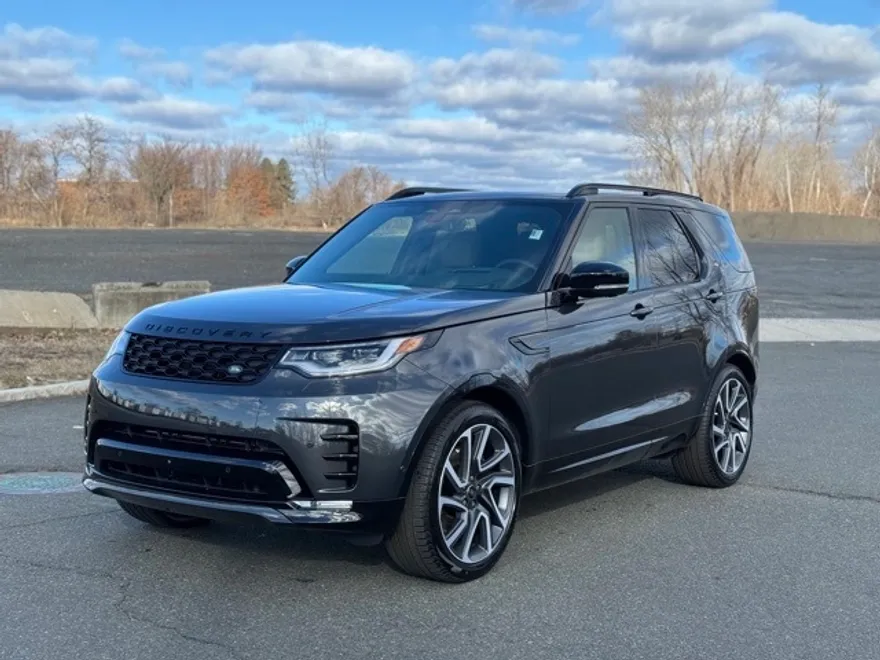 2025 Land Rover Discovery SE photo 1