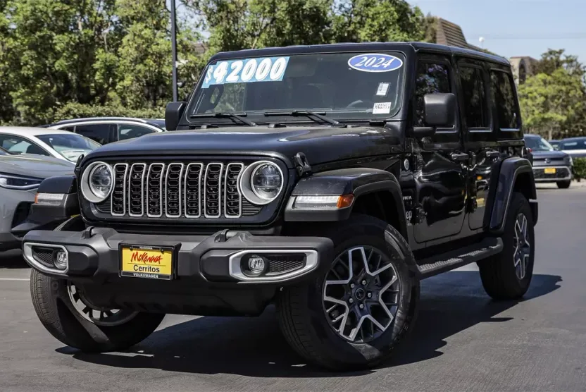 2024 Jeep Wrangler Sahara photo 1