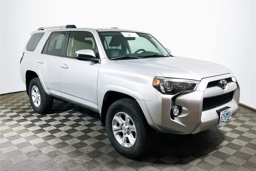 2019 Toyota 4Runner SR5 photo 1