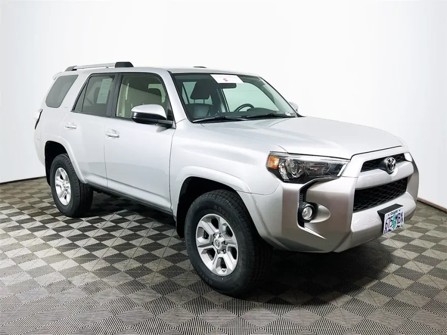 2019 Toyota 4Runner SR5 photo 1