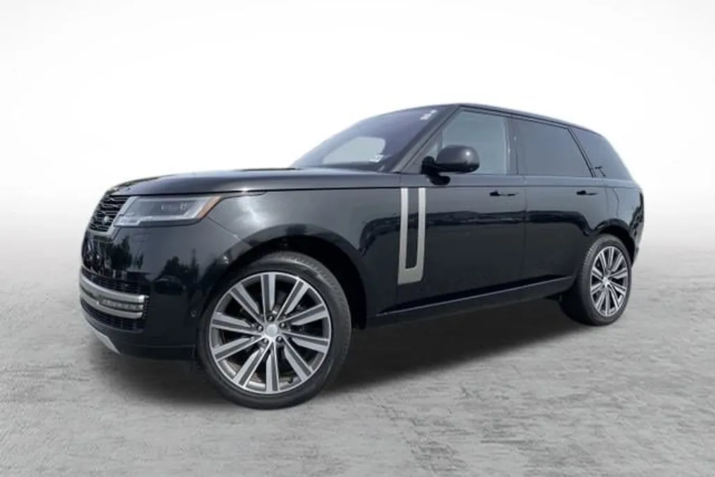 2023 Land Rover Range Rover SE photo 1