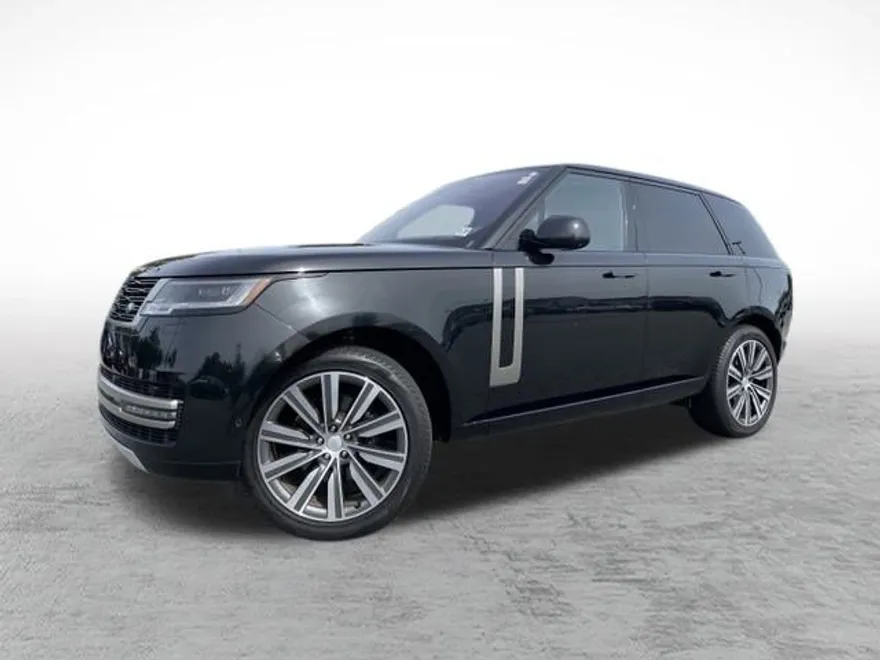 2023 Land Rover Range Rover SE photo 1