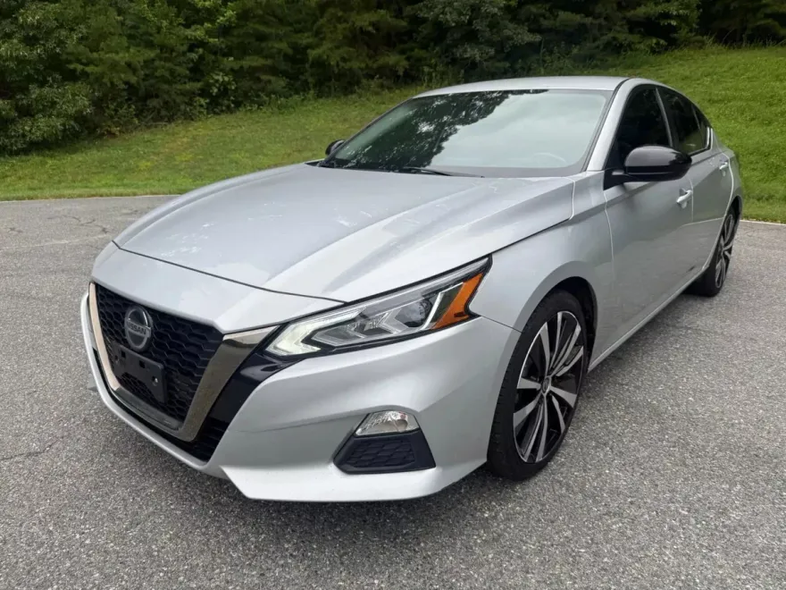 2021 Nissan Altima 2.5 SR photo 1