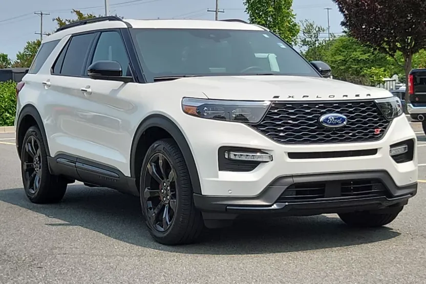 2023 Ford Explorer ST photo 1
