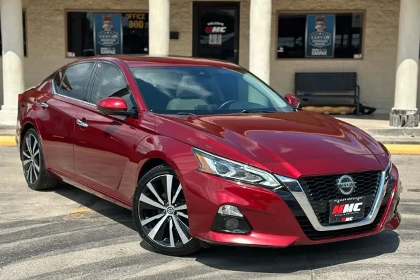 2019 Nissan Altima 2.5 Platinum photo 1
