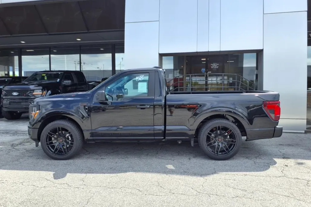 2025 Ford F-150 XL photo 1