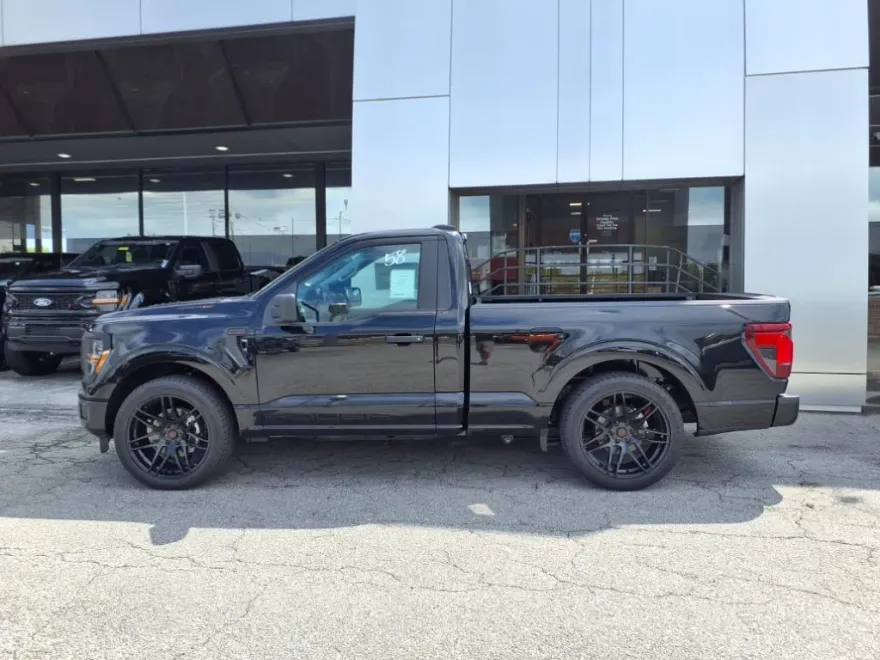 2025 Ford F-150 XL photo 1