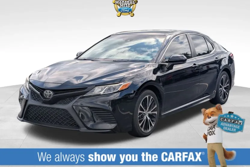 2018 Toyota Camry SE XLE photo 1