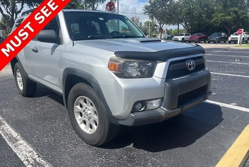 2013 Toyota 4Runner SR5 photo 1