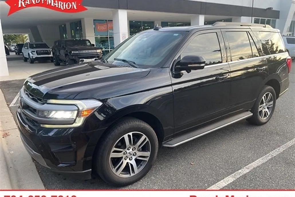 2023 Ford Expedition XLT photo 1