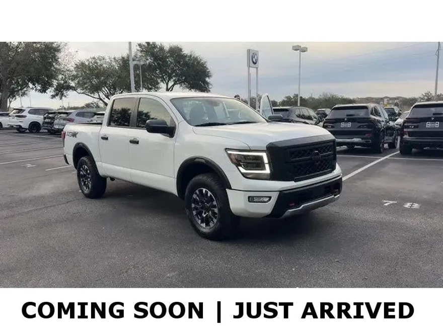 2023 Nissan Titan PRO-4X photo 1