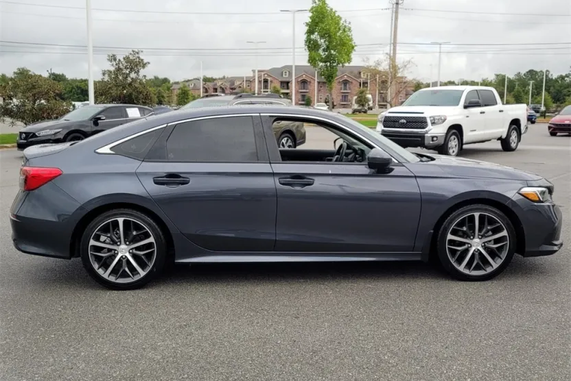 2024 Honda Civic Touring photo 1