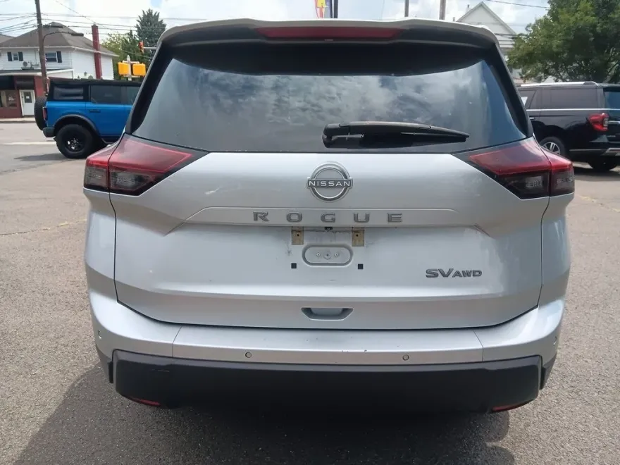 2024 Nissan Rogue SV photo 1