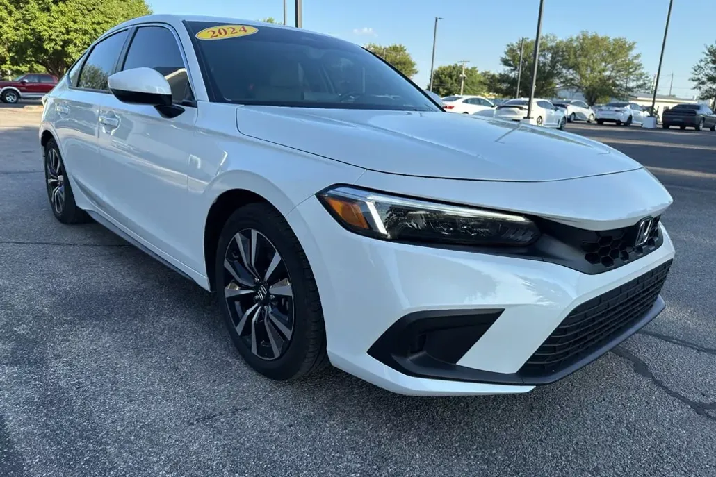 2024 Honda Civic Hatchback EX-L photo 1