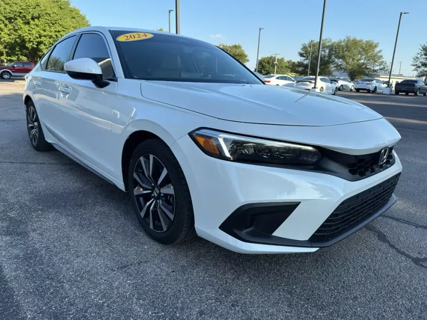 2024 Honda Civic Hatchback EX-L photo 1
