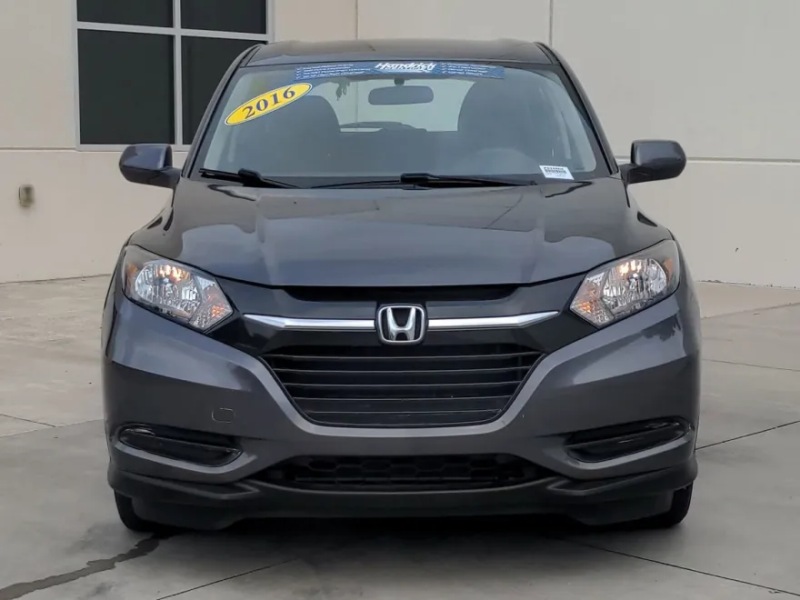 2016 Honda HR-V LX photo 1