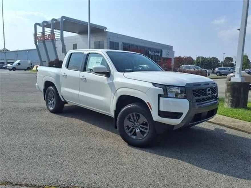 2025 Nissan Frontier Crew Cab SV photo 1