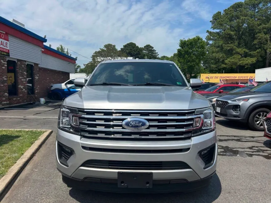 2019 Ford Expedition MAX XLT photo 1