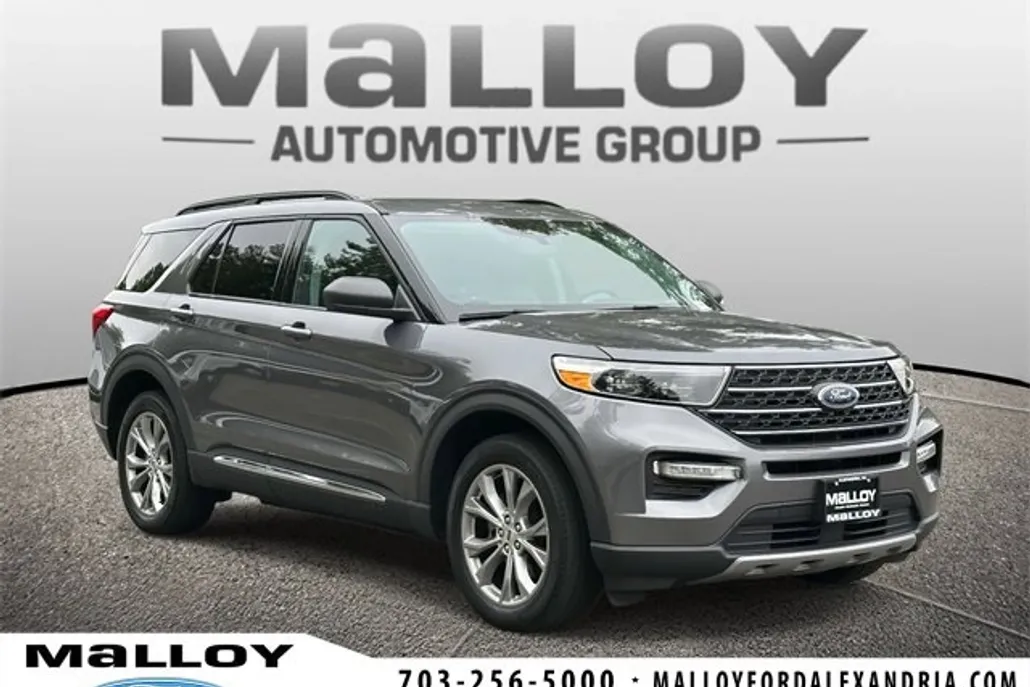 2022 Ford Explorer XLT photo 1