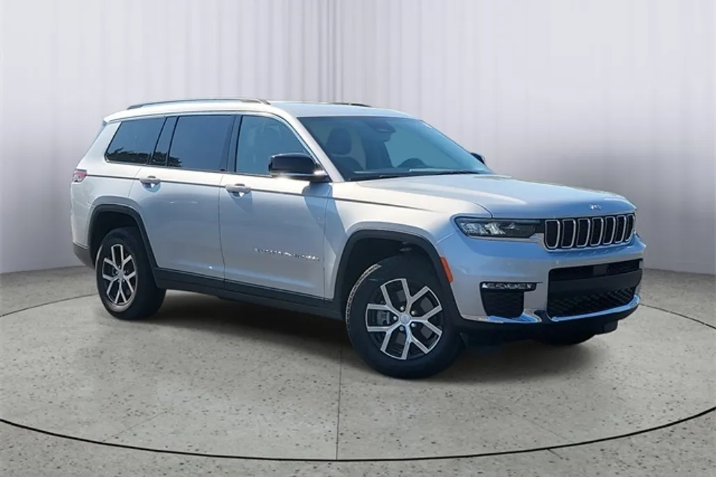 2023 Jeep Grand Cherokee Limited photo 1