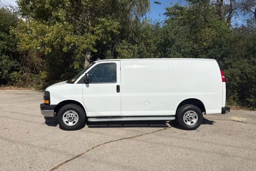 2023 Gmc Savana 2500 Cargo photo 1