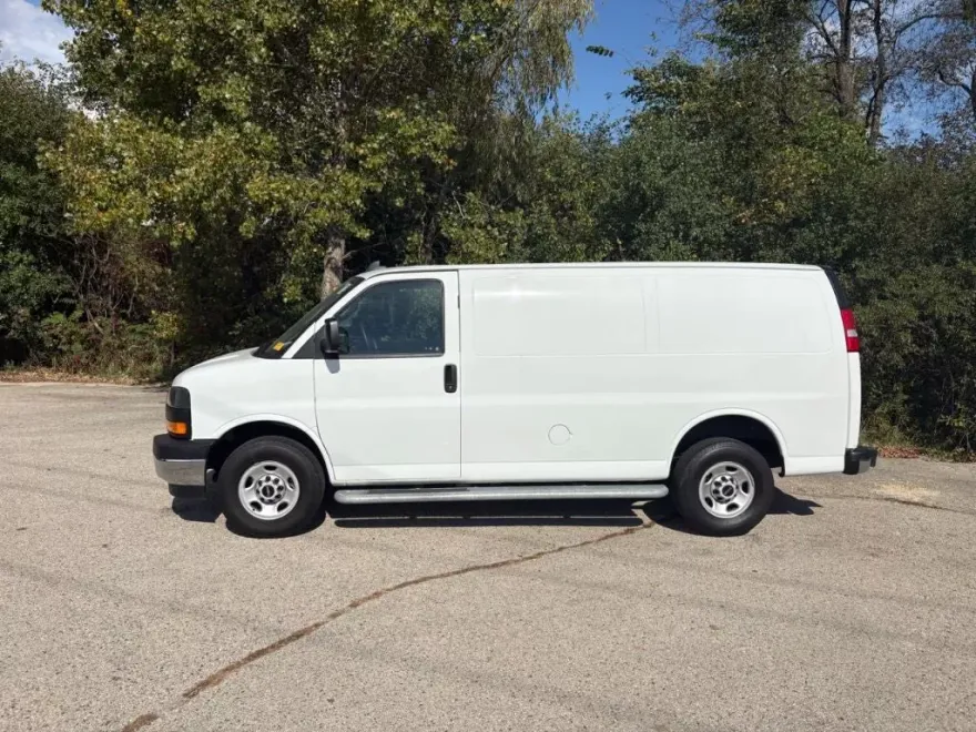 2023 Gmc Savana 2500 Cargo photo 1
