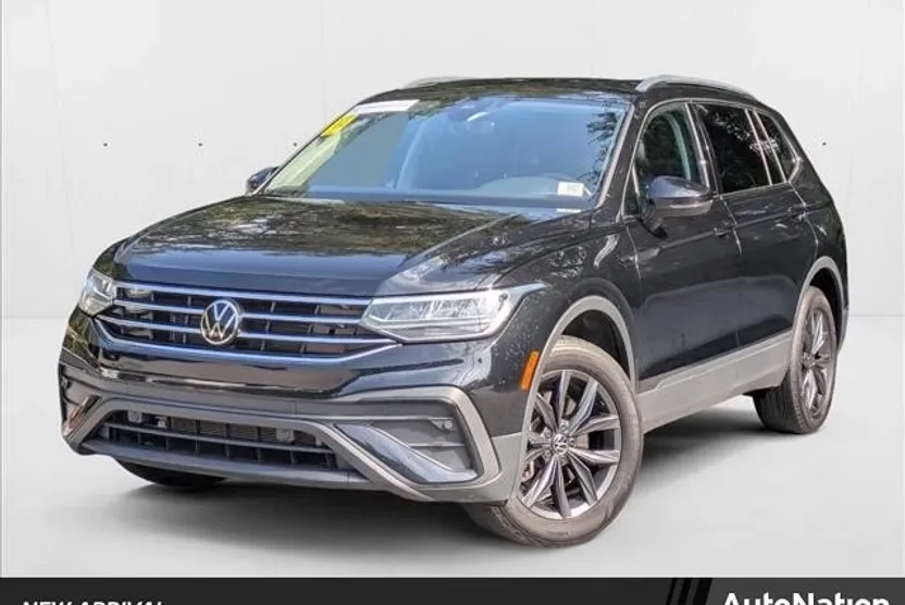 2024 Volkswagen Tiguan SE R-Line Black Sport photo 1