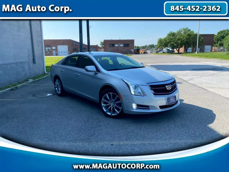2017 Cadillac XTS Luxury photo 1