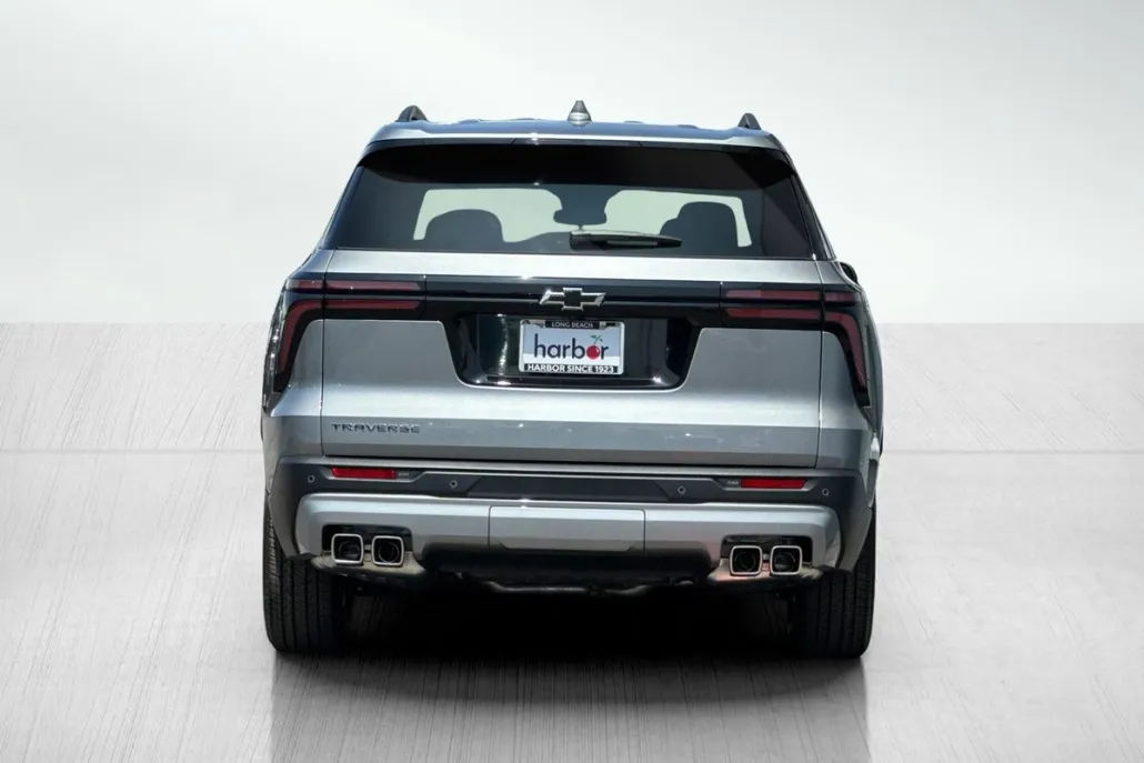 2025 Chevrolet Traverse photo 1