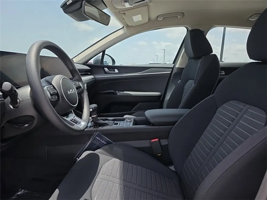 2025 Kia K5 LXS photo 6