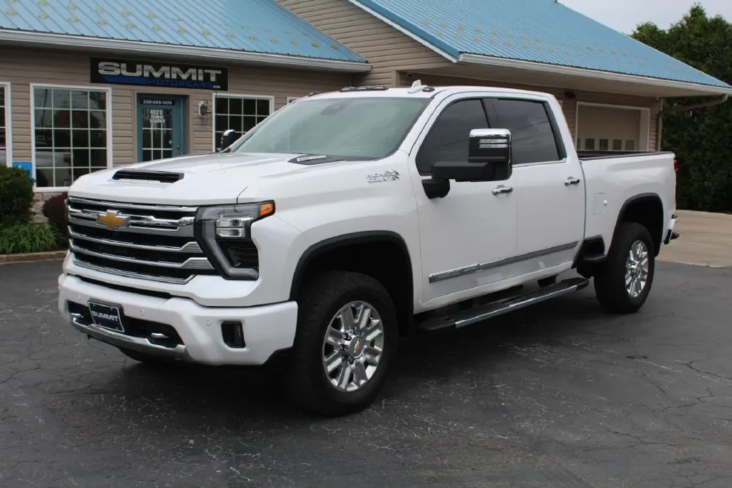 2024 Chevrolet Silverado 3500HD High Country photo 1