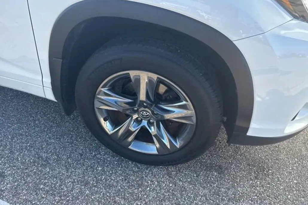 2017 Toyota Highlander Limited Platinum photo 1