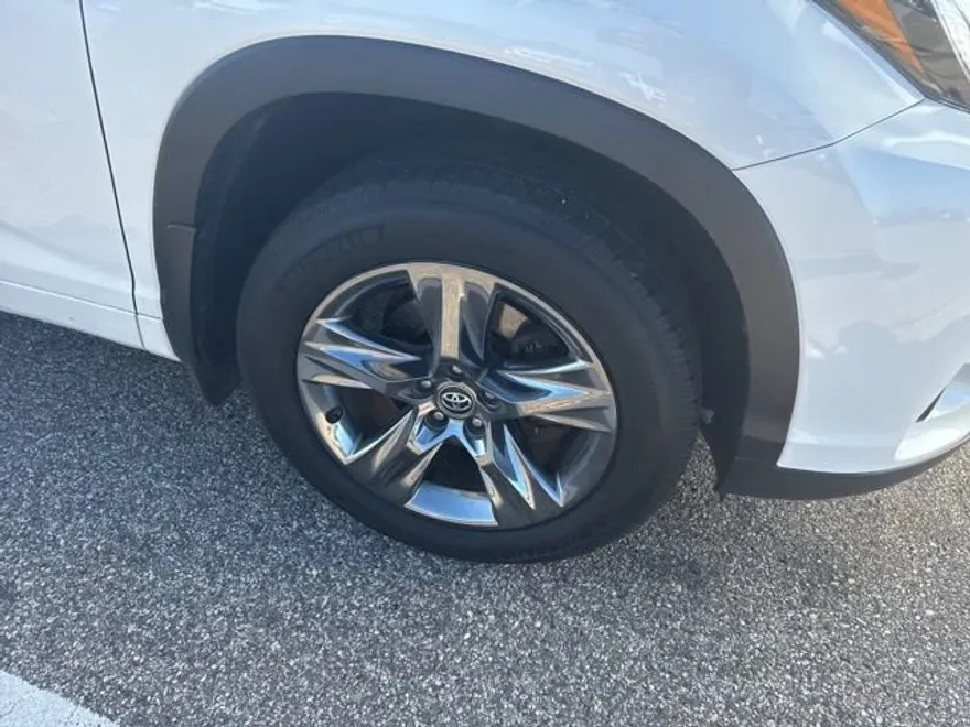 2017 Toyota Highlander Limited Platinum photo 1