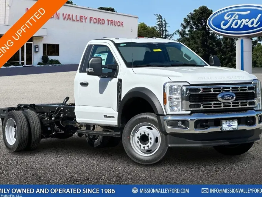 2025 Ford F-550 photo 1