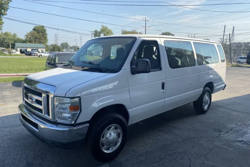 2012 Ford E-350 photo 1