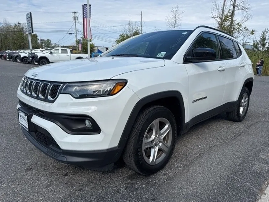 2024 Jeep Compass Latitude photo 1