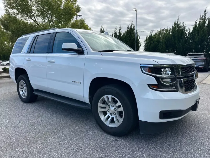 2019 Chevrolet Tahoe LT photo 1