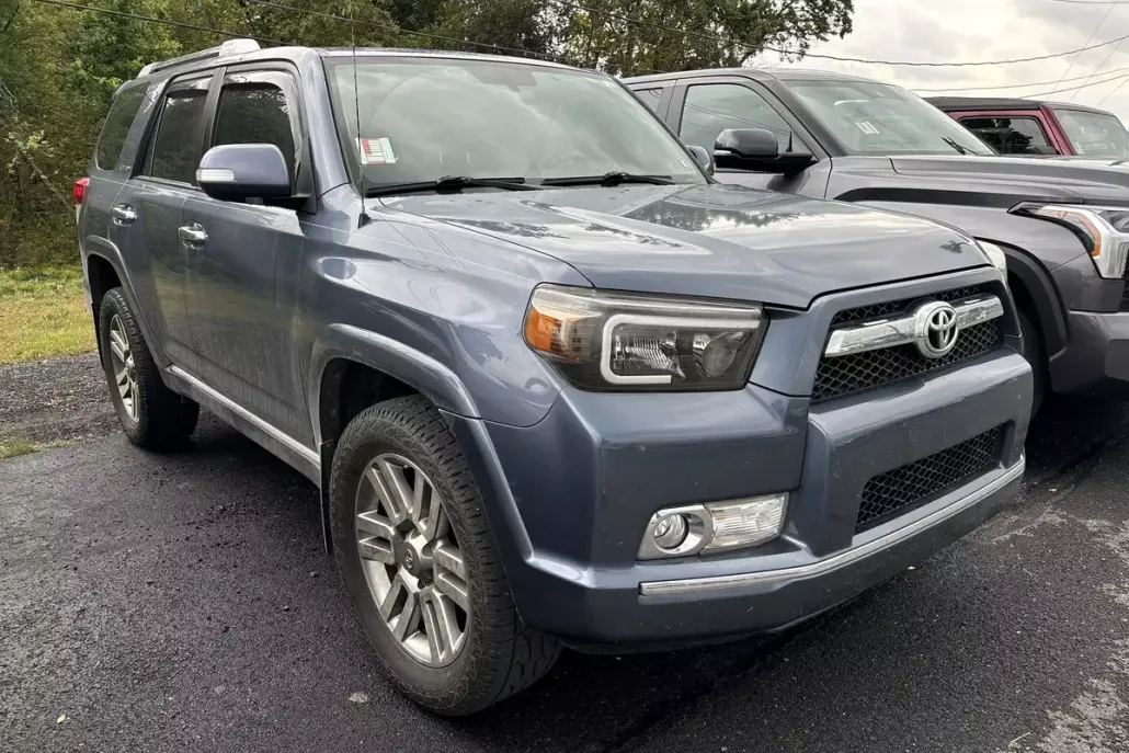 2011 Toyota 4Runner SR5 photo 1