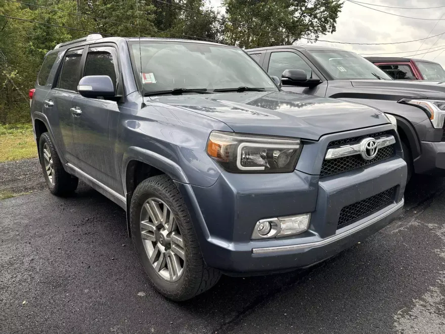2011 Toyota 4Runner SR5 photo 1