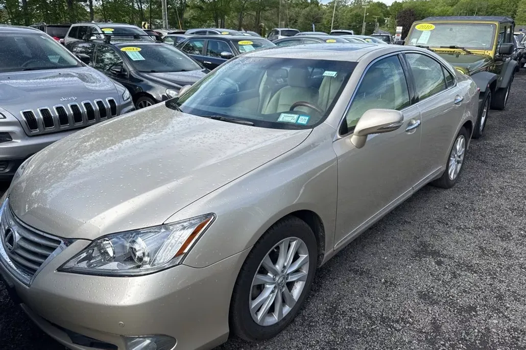 2011 Lexus ES 350 photo 1