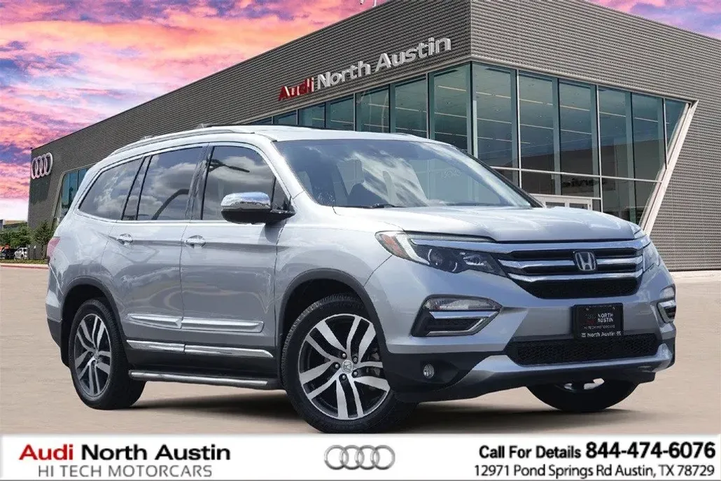 2017 Honda Pilot Elite photo 1