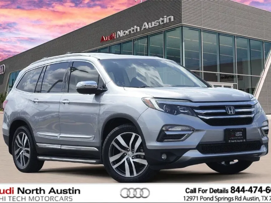 2017 Honda Pilot Elite photo 1